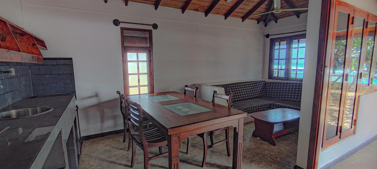 Nu-Vin Beach Hotel Ahangama Ngoại thất bức ảnh