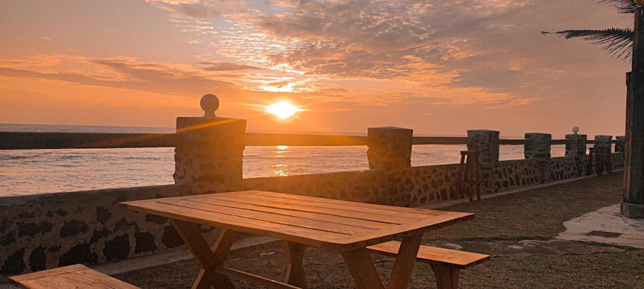 Nu-Vin Beach Hotel Ahangama Ngoại thất bức ảnh
