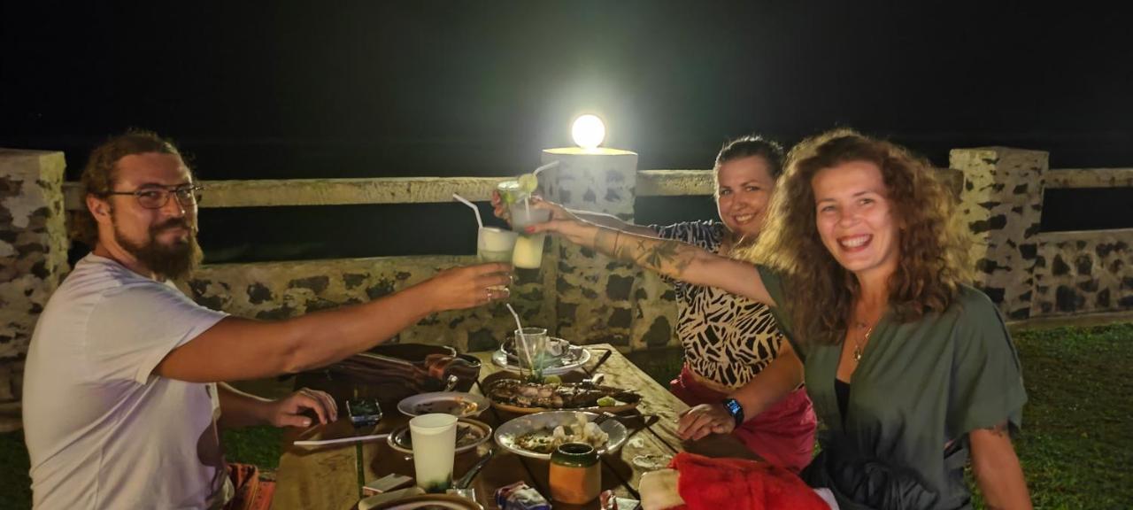 Nu-Vin Beach Hotel Ahangama Ngoại thất bức ảnh