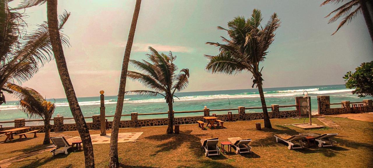 Nu-Vin Beach Hotel Ahangama Ngoại thất bức ảnh